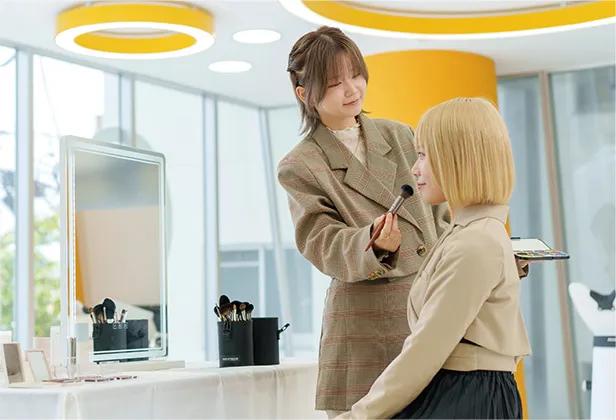 メイクアップ科ビューティーアドバイザーコース　大村美容ファッション専門学校