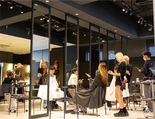 日本トップレベルの実習サロン　大村美容ファッション専門学校