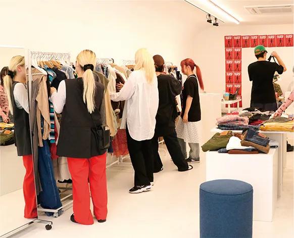 【日本初！】 博多マルイに常設したオオムラ独自のショップ　大村美容ファッション専門学校