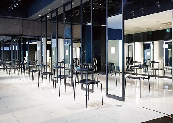 日本トップレベルの実習サロン　大村美容ファッション専門学校