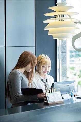 日本トップレベルの実習サロン　大村美容ファッション専門学校