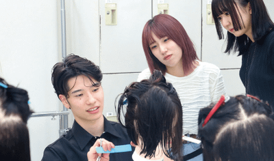 外部講師授業 (カットテクニック) | 美容科 | 美容専門学校は大村美容ファッション専門学校
