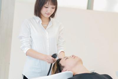 シャンプー | 美容科 | 美容専門学校は大村美容ファッション専門学校