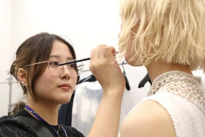 現場実習| ヘアメイクアップアーティスト科 | 美容専門学校は大村美容ファッション専門学校