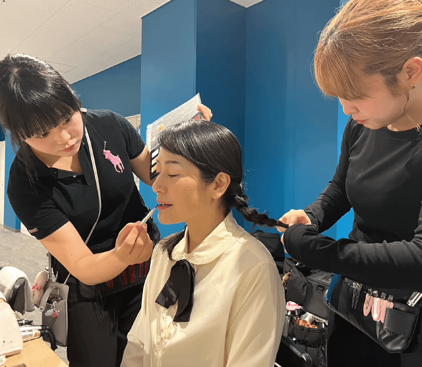 現場実習は日本全国。どこまでも広がる、活躍のフィールド。 | ヘアメイクアップアーティスト科 | 美容専門学校は大村美容ファッション専門学校