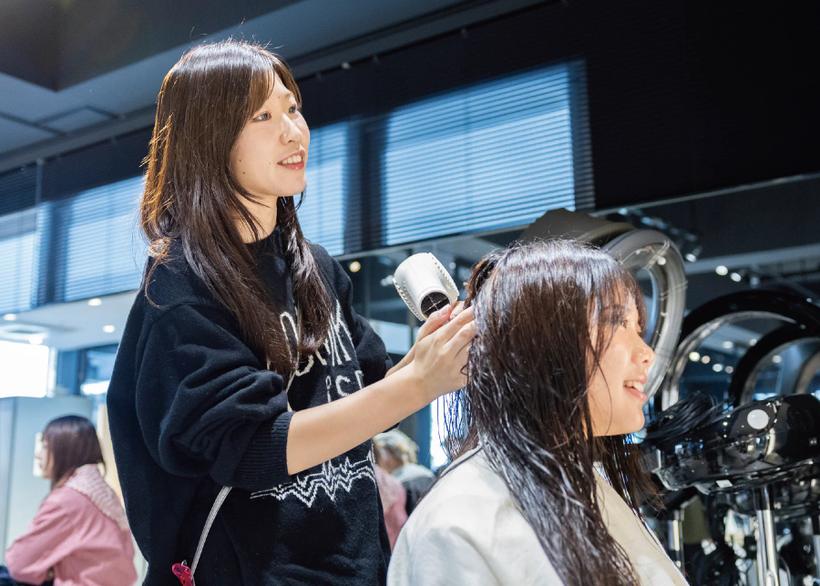 日本トップレベルの実習サロン　大村美容ファッション専門学校