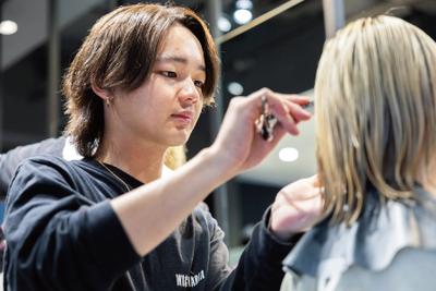 日本トップレベルの実習サロン　大村美容ファッション専門学校