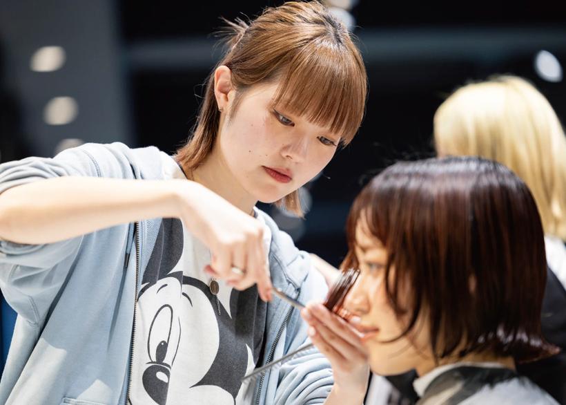 日本トップレベルの実習サロン　大村美容ファッション専門学校