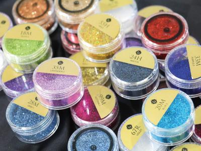 ボディージュエリー