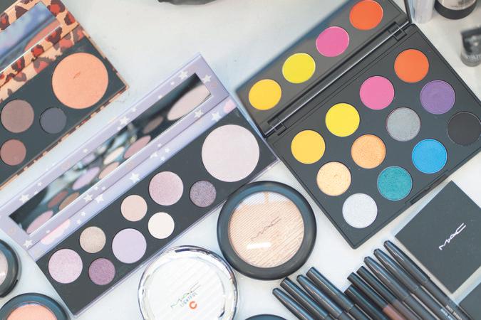 美容部員になるためには