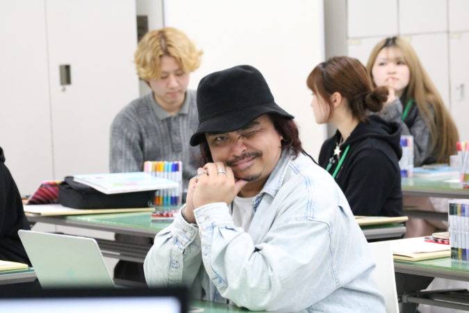 人気アーティストの衣装を手がける卒業生・野口さんが来校！