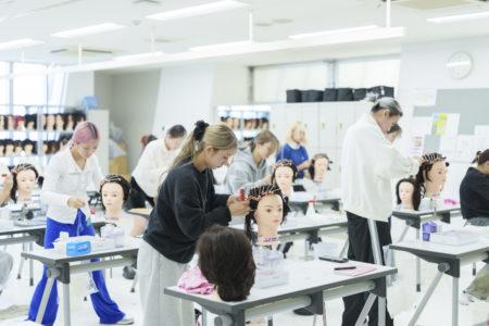 【2026】第53回 美容師国家試験 合格率98.4% ！