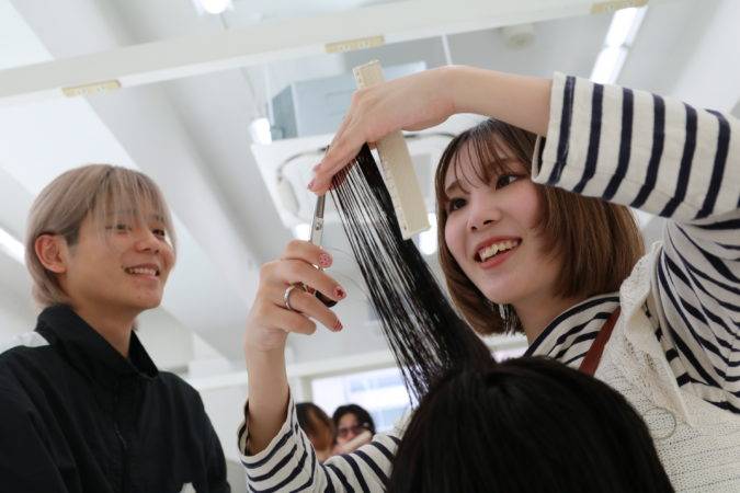 トップスタイリスト科の外部講師授業！国際ライセンス「City＆Guilds」＆最新パーマ技術を学ぶ