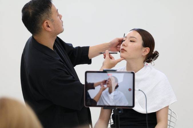 【RMK特別授業】現役メイクアップアーティストから学ぶプロのメイク技術